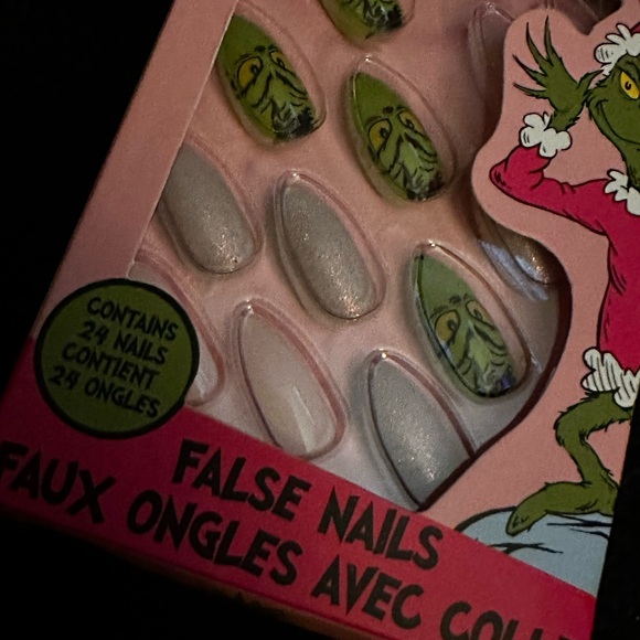 Dr. Seuss The Grinch Set of 24 False Christmas Nails with Glue Brand New In Box - Picture 2 of 5